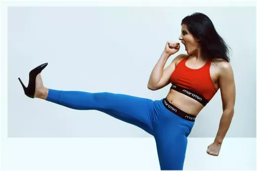 בעיטות ואגרופים בקראטה בסיסיים: כיצד לבצע אותם בצורה נכונה